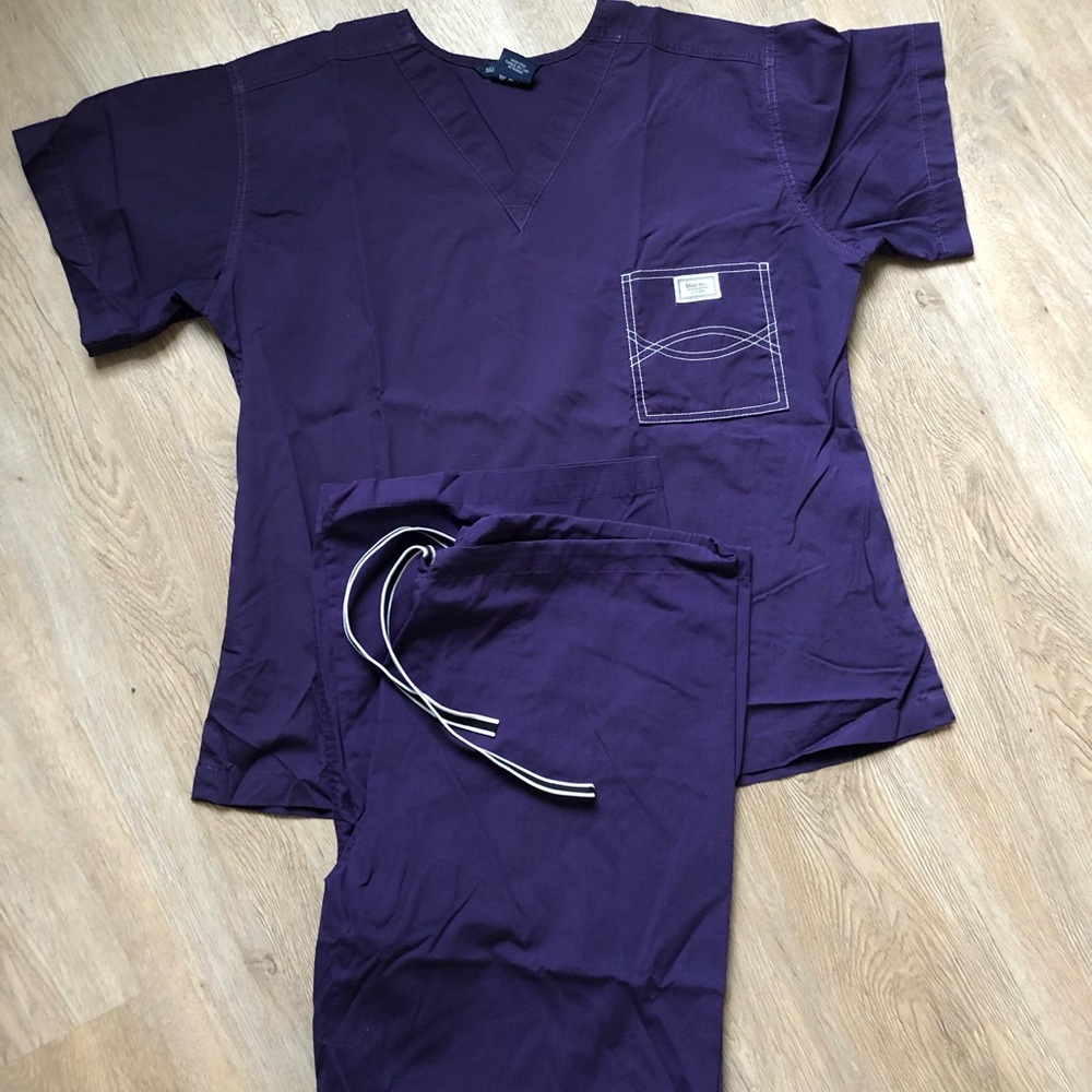 Blue Sky Scrubs size L set eggplant color